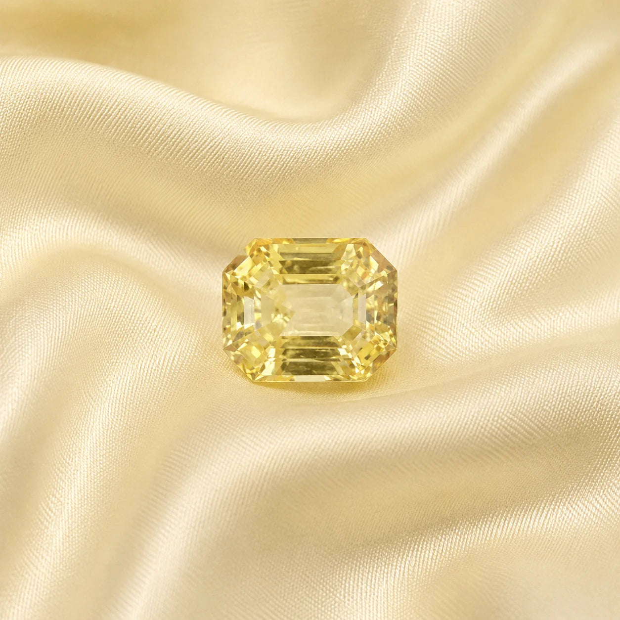 Yellow Sapphire 8.80 Carat certified gemstone