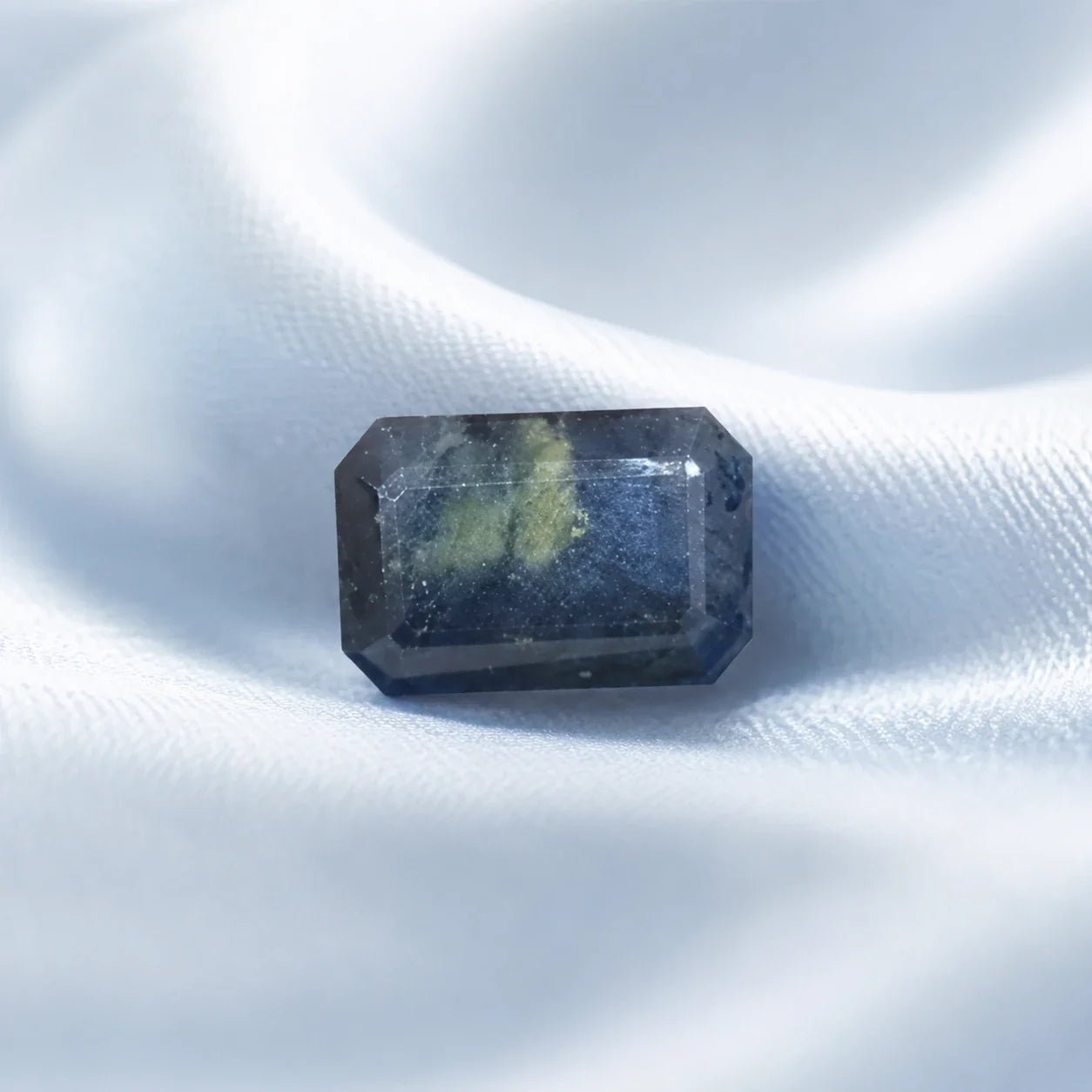 Bi-color Sapphire (Peetambari Neelam) - 13.27 Carat - Astrosaras