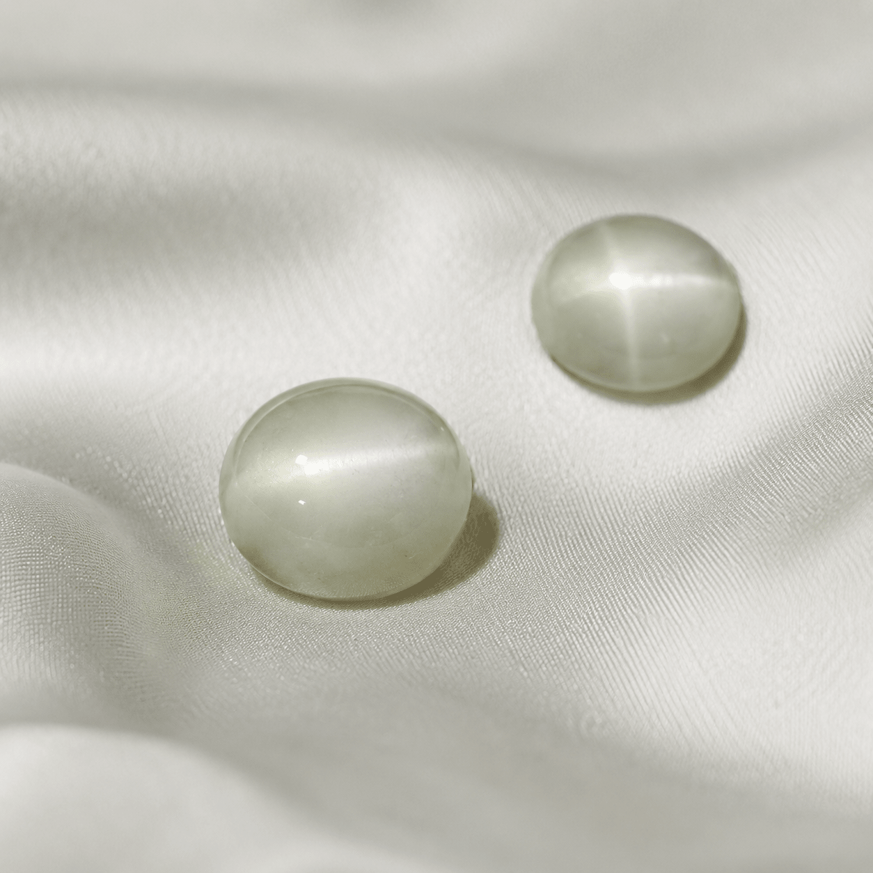 Cat's Eye (Lehsunia) - 7.89 Carat - Astrosaras