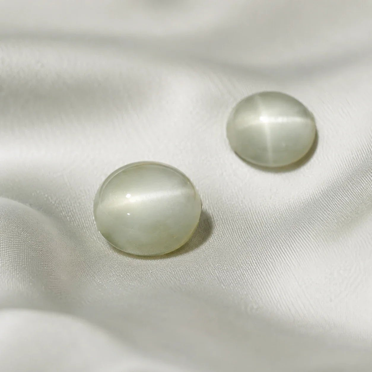 Cat's Eye (Lehsunia) - 7.89 Carat - Astrosaras