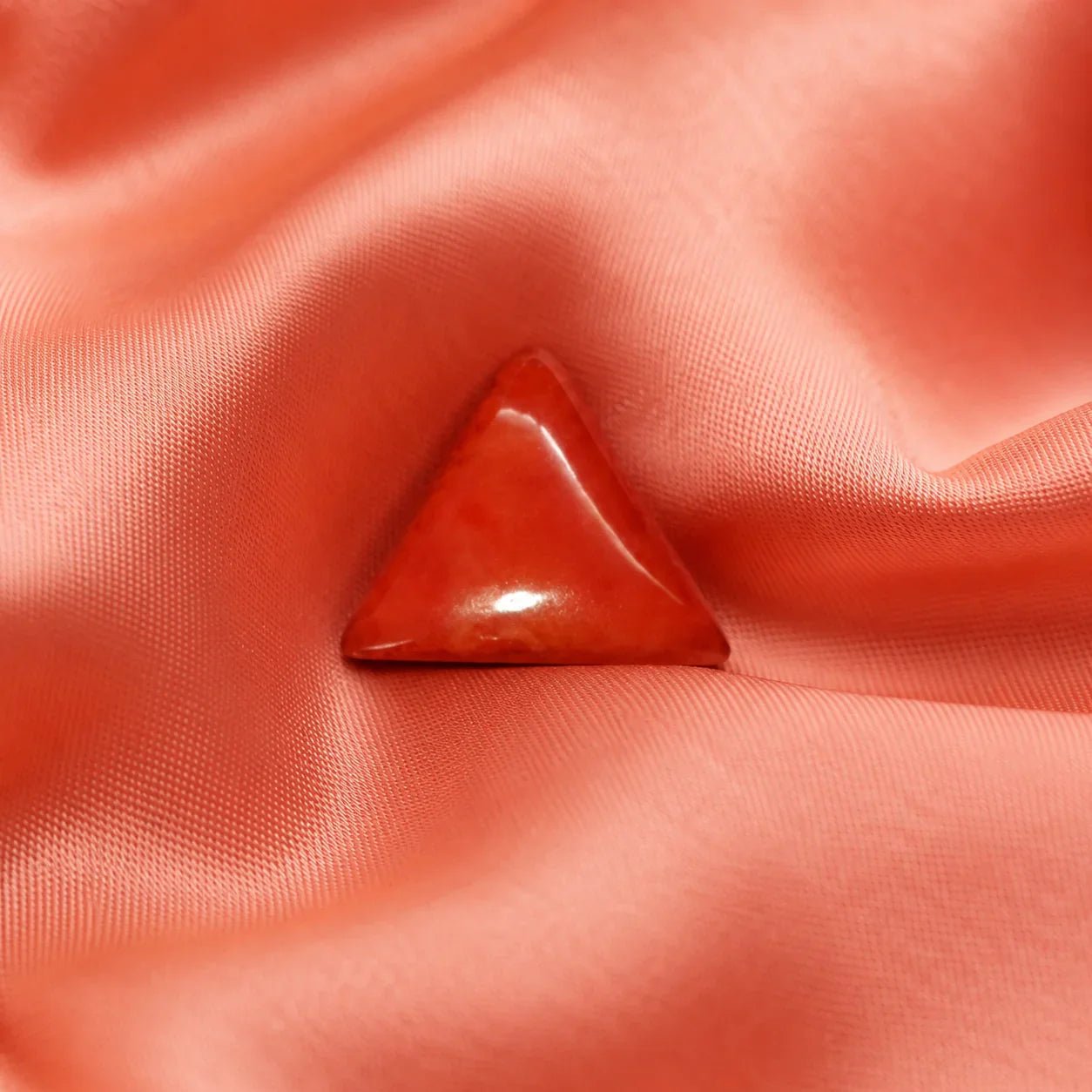 Triangle Red Coral (Lal Moonga) - 6.67 Carat - Astrosaras